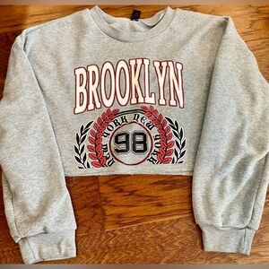 SHEIN Light Gray Cropped Casual Sweatshirt